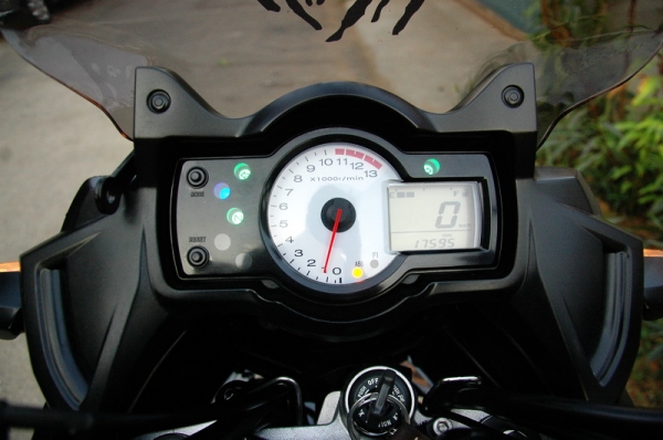 ขาย Kawasaki Versys 650 ABS ปี2012 ล้อโต Zx10 Book Service เอกสารพร้อมโอน