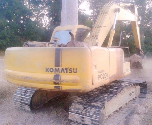 KOMATSU PC 200-6 เอกสารใบอินวอย เครื่องโคมัตซุเดิมๆปั๊มเดิมแรงดีเร็วดี ภายในห้องเก๋งสะอาด แอร์เย็น ไฟฟ้าตัด ภายนอกบอดี้สวยมาก เอวแน่น ช่วงล่างเต็มดีครับประมาณ 75\% พร้อมทำงานได้เลย ราคาต่อรองได้ครับ