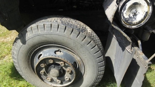 รถฮีโน่ 10 ล้อ  KT - 725 หลังถนน  165 แรงม้า  สนใจติดต่อ  081 - 6079515