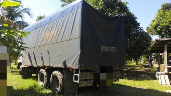 รถฮีโน่ 10 ล้อ  KT - 725 หลังถนน  165 แรงม้า  สนใจติดต่อ  081 - 6079515