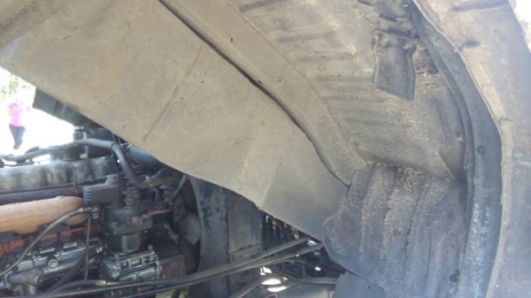 รถฮีโน่ 10 ล้อ  KT - 725 หลังถนน  165 แรงม้า  สนใจติดต่อ  081 - 6079515