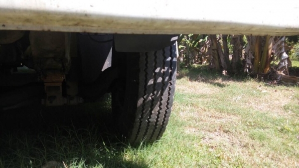 รถฮีโน่ 10 ล้อ  KT - 725 หลังถนน  165 แรงม้า  สนใจติดต่อ  081 - 6079515