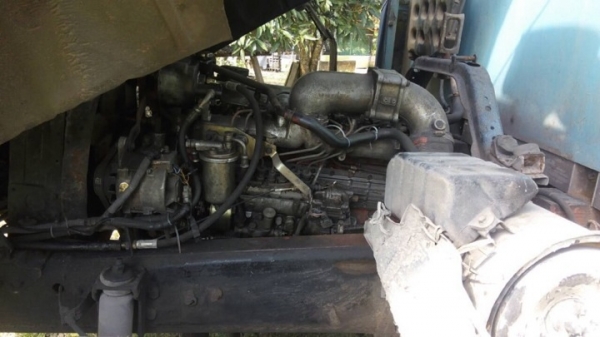 รถฮีโน่ 10 ล้อ  KT - 725 หลังถนน  165 แรงม้า  สนใจติดต่อ  081 - 6079515