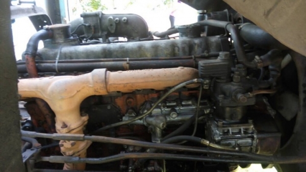 รถฮีโน่ 10 ล้อ  KT - 725 หลังถนน  165 แรงม้า  สนใจติดต่อ  081 - 6079515