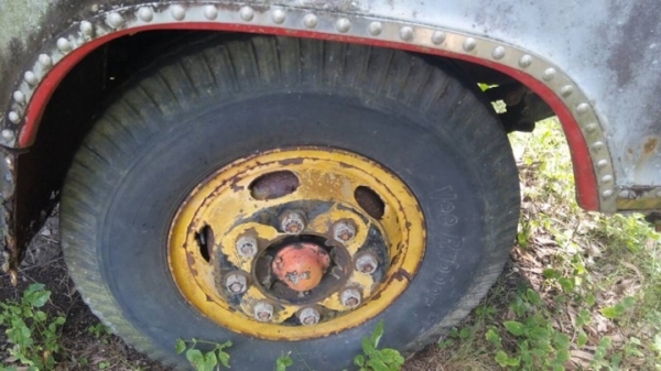 รถหัวยาว  10 ล้อ บรรทุกน้ำ  /  เปลื่ยนเครื่อง EH - 700  165 แรงม้า    สนใจติดต่อ  081 - 6079515