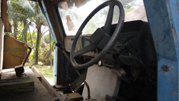 รถหัวยาว  10 ล้อ บรรทุกน้ำ  /  เปลื่ยนเครื่อง EH - 700  165 แรงม้า    สนใจติดต่อ  081 - 6079515