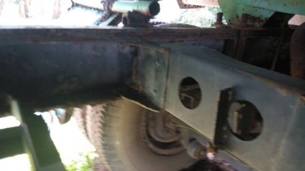 รถหัวยาว  10 ล้อ บรรทุกน้ำ  /  เปลื่ยนเครื่อง EH - 700  165 แรงม้า    สนใจติดต่อ  081 - 6079515