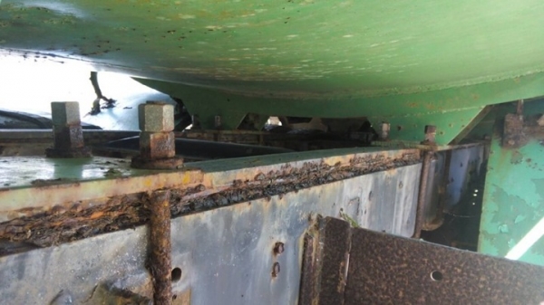 รถหัวยาว  10 ล้อ บรรทุกน้ำ  /  เปลื่ยนเครื่อง EH - 700  165 แรงม้า    สนใจติดต่อ  081 - 6079515