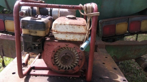 รถหัวยาว  10 ล้อ บรรทุกน้ำ  /  เปลื่ยนเครื่อง EH - 700  165 แรงม้า    สนใจติดต่อ  081 - 6079515