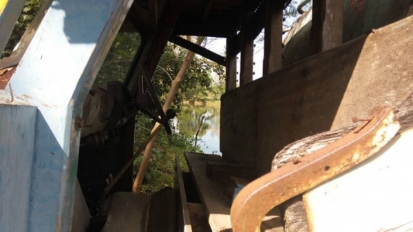 รถหัวยาว  10 ล้อ บรรทุกน้ำ  /  เปลื่ยนเครื่อง EH - 700  165 แรงม้า    สนใจติดต่อ  081 - 6079515