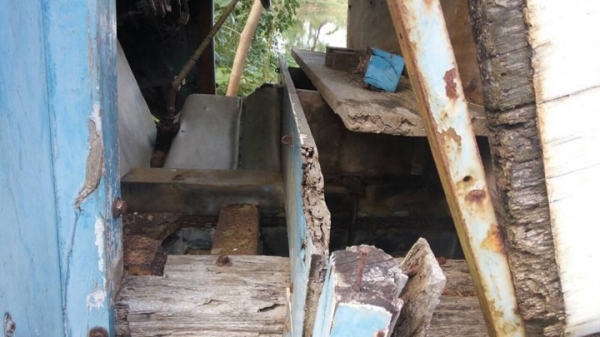 รถหัวยาว  10 ล้อ บรรทุกน้ำ  /  เปลื่ยนเครื่อง EH - 700  165 แรงม้า    สนใจติดต่อ  081 - 6079515