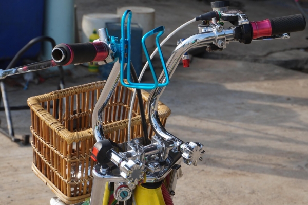 ชาลี สวยใสสมชื่อ เครื่อง LIFAN 110 CC สตาทร์มือ ไดล่าง ท่อแต่ง กู่ มหาชัย อะไหล่ชุบเยอะ สีสวยมาก ล้อขอบ 14 ยางหน้าพอใช้ ยางหลังเปลี่ยนมาใหม่ เครื่องดี เสียงแน่น แน่น