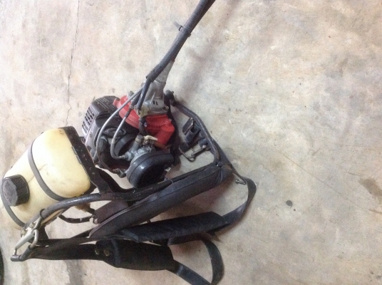 เครื่องตัดหณ้าสายอ่อน