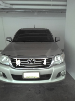 ขาย Toyota Hilux Vigo  Champ Smart Cab 2.7 สี ตะกั่ว silver  ปี 2012 เครื่อง เบนซิน ระบบเชื้อเพลิง NGV 2 ถังบรรทุกได้เยอะถังไม่กินพื้นที่โดยสาร เสริมแหนบรับน้ำหนักได้เยอะ เจ้าของขายเอง