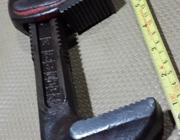 ขายประแจเลื่อน 24 นิ้ว   ของ Japan ราคา 2,599  บาท พร้อมส่ง  ซื้อขายแล้ว