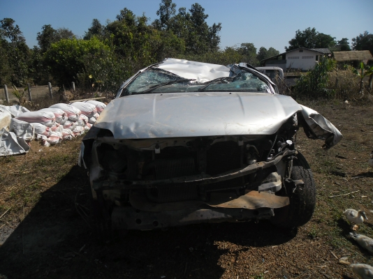 ขายซากรถกระบะ D MAX ตัวสูงพร้อมทะเบีนยจดทะเบียนปี 48 เครื่อง 3000 I TEC