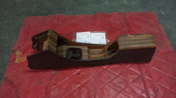 ครอบคันเกียร์ มีที่วางแก้ว เป็นงานสร้างขึ้นของเก่าถอดจากรถ