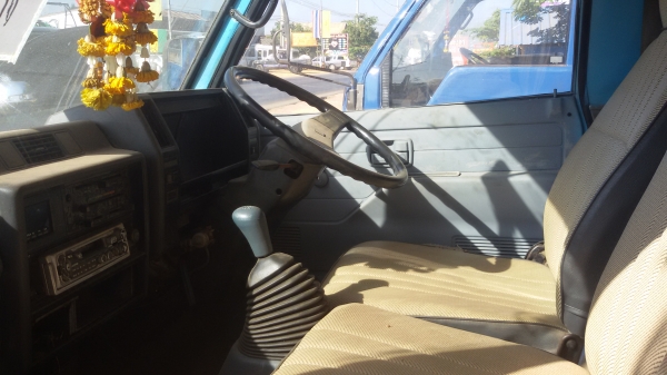 (ร้านรุ่งโรจน์ 082-1057078)ขาย 6 ล้อ ISUZU NKR 110 แรง  เครื่องแน่น แห้ง แรงดีสุดๆ แซสซีสวยๆ ไม่ผุ ไม่ดาม รถสวยเจ้าของเดิมใช้งานประจำ รถวิ่งดีขับดีคับ พร้อมโอนทั่วไทย  พร้อมใช้งาน