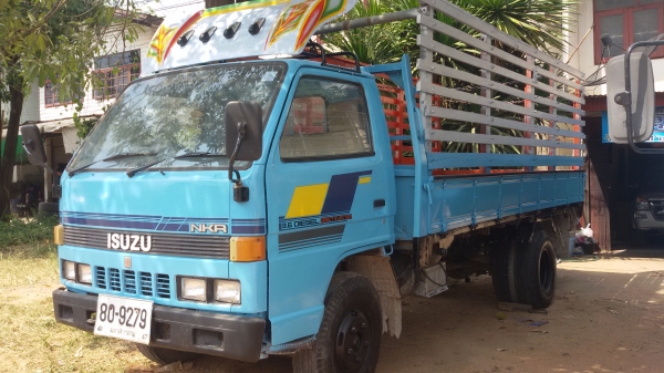 (ร้านรุ่งโรจน์ 082-1057078)ขาย 6 ล้อ ISUZU NKR 110 แรง  เครื่องแน่น แห้ง แรงดีสุดๆ แซสซีสวยๆ ไม่ผุ ไม่ดาม รถสวยเจ้าของเดิมใช้งานประจำ รถวิ่งดีขับดีคับ พร้อมโอนทั่วไทย  พร้อมใช้งาน