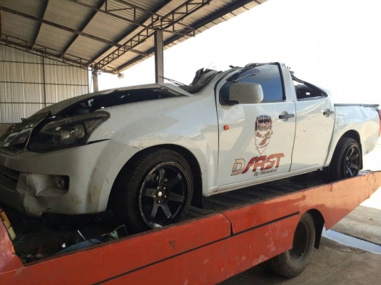 ขายซากรถอีซูซุ 4 ประตู ป้ายแดง