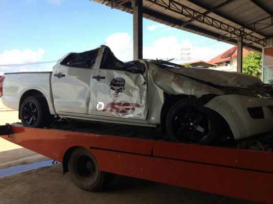 ขายซากรถอีซูซุ 4 ประตู ป้ายแดง ขายซากรถอีซูซุ 4 ประตู ป้ายแดง