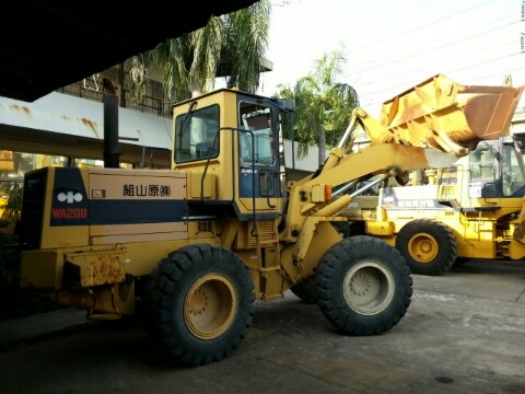 รถตักล้อยาง WA200-1-30824