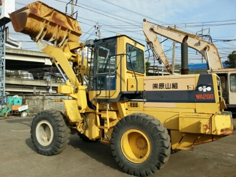 รถตักล้อยาง WA200-1-30824