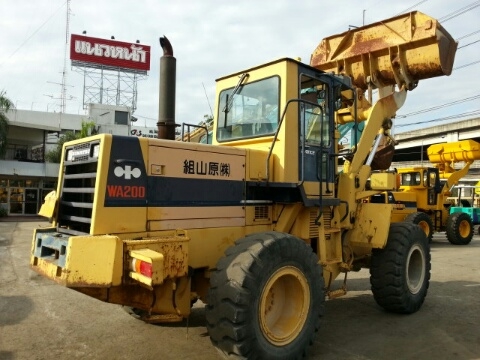 รถตักล้อยาง WA200-1-30824