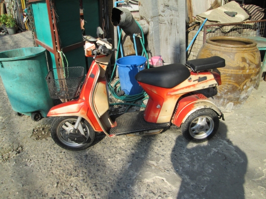 สวยมากๆครับ  ไม่มีบิ่นไม่มีแตก   ขออนุญาตขายถูกครับ