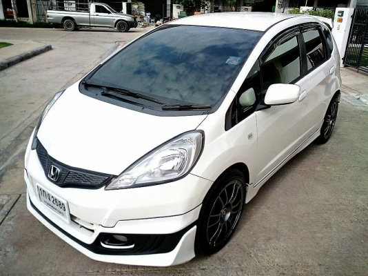 ขาย honda jazz สีขาว ขาย honda jazz สีขาว