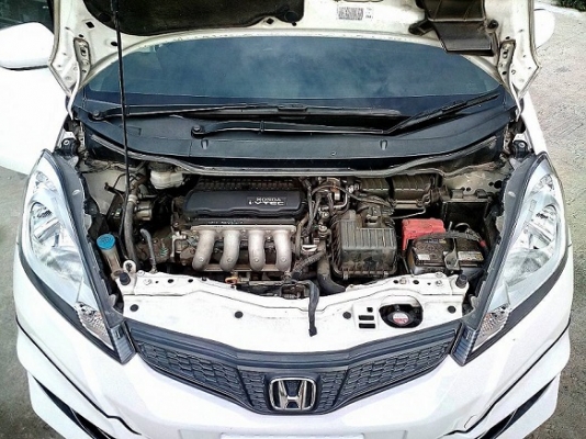 ขาย honda jazz สีขาว ขาย honda jazz สีขาว