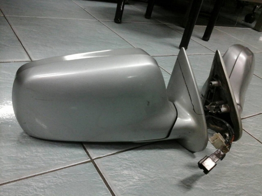 กระจกข้างซิ่งใส่บิ๊กเอ็มปี95ได้เลยครับ  แปลงมาครับพับเก็บไฟฟ้าปรับไฟฟ้า มีสายไฟ ครบครับ อดีตเคยแรงครับ  เผื่อใครต้องการครับ  TEL0890671028  อยู่ดอนเมืองครับ