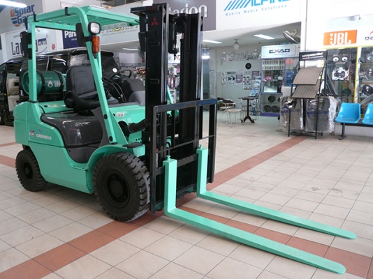 ขายรถโฟล์คลิฟท์มือสอง MITSUBISHI รุ่น GRENDIA 2.5 ตัน นำเข้าจากประเทศญี่ปุ่น 100\% ไม่เคยใช้งานในประเทศไทย