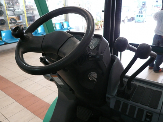 ขายรถโฟล์คลิฟท์มือสอง MITSUBISHI รุ่น GRENDIA 2.5 ตัน นำเข้าจากประเทศญี่ปุ่น 100\% ไม่เคยใช้งานในประเทศไทย