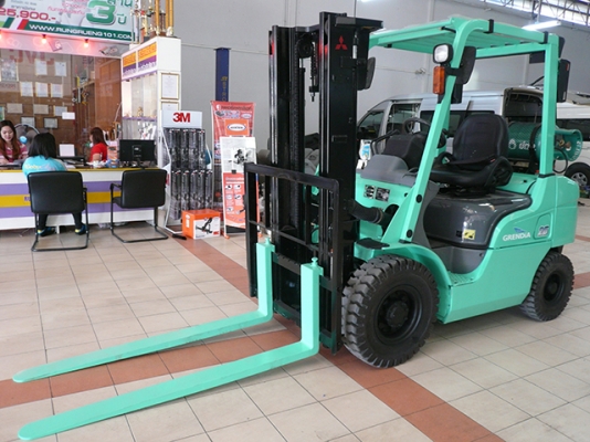 ขายรถโฟล์คลิฟท์มือสอง MITSUBISHI รุ่น GRENDIA 2.5 ตัน นำเข้าจากประเทศญี่ปุ่น 100\% ไม่เคยใช้งานในประเทศไทย
