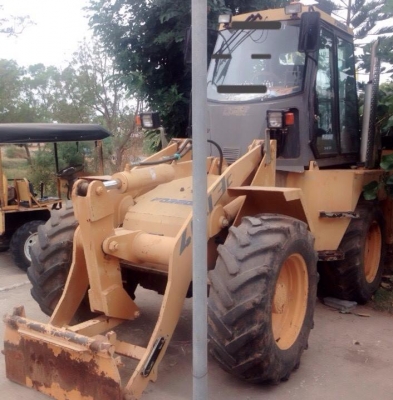 **379,000 บ.ต่อรอง** ขายรถตักหน้า-ขุดหลัง BACKHOE LOADERS FOREDIL รุ่น 40.13C สภาพสวยๆเดิมๆบาง เครื่องเดิม เกียร์ เกียร์เดิม ปั้มเดิมๆ เครื่องสตาร์ทไม่ติดครับ จอดนาน แขนสวยไม่ปะ อุปกรณ์ครบ บอดี้เดิม สีสันเดิม เก๋งสวยไม่บุบ ยางเดิม สภาพยังดีครับ เช็คหน่อ **379,000 บ.ต่อรอง** ขายรถตักหน้า-ขุดหลัง BACKHOE LOADERS FOREDIL รุ่น 40.13C สภาพสวยๆเดิมๆบาง เครื่องเดิม เกียร์ เกียร์เดิม ปั้มเดิมๆ เครื่องสตาร์ทไม่ติดครับ จอดนาน แขนสวยไม่ปะ อุปกรณ์ครบ บอดี้เดิม สีสันเดิม เก๋งสวยไม่บุบ ยางเดิม สภาพยังดีครับ เช็คหน่อ