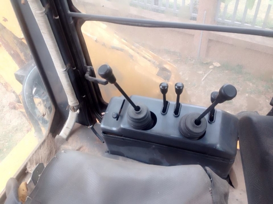 **379,000 บ.ต่อรอง** ขายรถตักหน้า-ขุดหลัง BACKHOE LOADERS FOREDIL รุ่น 40.13C สภาพสวยๆเดิมๆบาง เครื่องเดิม เกียร์ เกียร์เดิม ปั้มเดิมๆ เครื่องสตาร์ทไม่ติดครับ จอดนาน แขนสวยไม่ปะ อุปกรณ์ครบ บอดี้เดิม สีสันเดิม เก๋งสวยไม่บุบ ยางเดิม สภาพยังดีครับ เช็คหน่อ **379,000 บ.ต่อรอง** ขายรถตักหน้า-ขุดหลัง BACKHOE LOADERS FOREDIL รุ่น 40.13C สภาพสวยๆเดิมๆบาง เครื่องเดิม เกียร์ เกียร์เดิม ปั้มเดิมๆ เครื่องสตาร์ทไม่ติดครับ จอดนาน แขนสวยไม่ปะ อุปกรณ์ครบ บอดี้เดิม สีสันเดิม เก๋งสวยไม่บุบ ยางเดิม สภาพยังดีครับ เช็คหน่อ