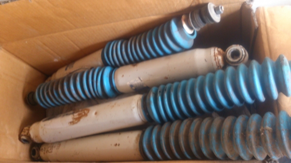 ขาย ชุดยก 4 นิ้ว toyota sport cruiser ยี่ห้อ Procomp state2 + เฟืองหน้า-หลัง 8/39 ขาย ชุดยก 4 นิ้ว toyota sport cruiser ยี่ห้อ Procomp state2 + เฟืองหน้า-หลัง 8/39