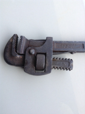 ขายประแจเลื่อน  12 นิ้ว ของเยอรมัน ราคา  1,300 บาท    ลดราคา1,100บาท