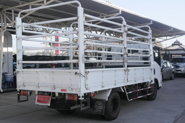 ISUZU NMR 130HP 2011