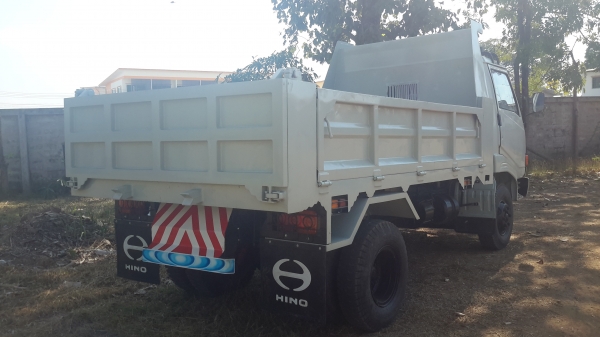รถบรรทุก 6 ล้อ HINO FC171A เครื่อง H07C  185 แรงม้า ราคา 520,000 -.