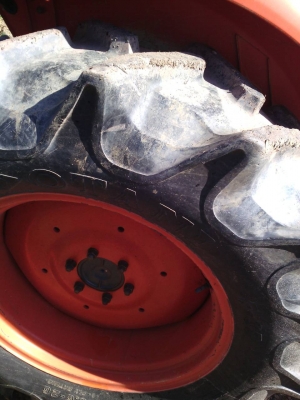 รถไถคูโบต้า L  4708 ปี 57 อุปกรณ์ครบ 3 อย่าง ดันหน้า ผานหลัง โรตาลี