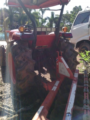 รถไถคูโบต้า L  4708 ปี 57 อุปกรณ์ครบ 3 อย่าง ดันหน้า ผานหลัง โรตาลี