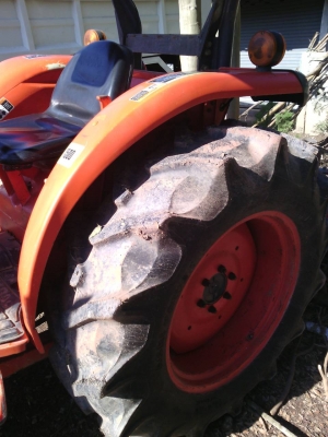 รถไถคูโบต้า L  4708 ปี 57 อุปกรณ์ครบ 3 อย่าง ดันหน้า ผานหลัง โรตาลี