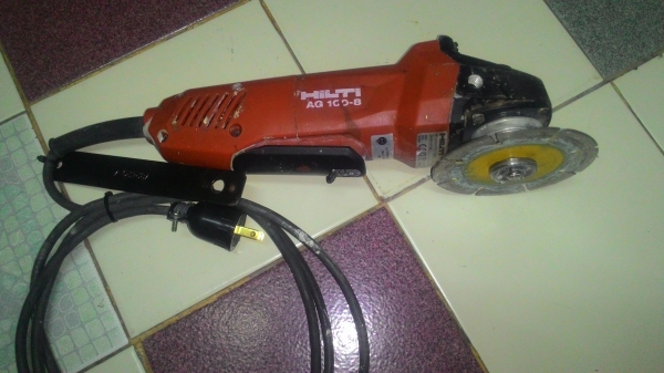 ขายหินเจียขนาดใส่ใบ4นิ้วยี่ห้อ HILTIรุ่นAG100-8สภาพดีมากๆพร้อมใช้งานครับ ขายหินเจียขนาดใส่ใบ4นิ้วยี่ห้อ HILTIรุ่นAG100-8สภาพดีมากๆพร้อมใช้งานครับ