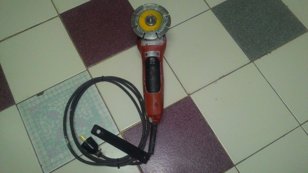 ขายหินเจียขนาดใส่ใบ4นิ้วยี่ห้อ HILTIรุ่นAG100-8สภาพดีมากๆพร้อมใช้งานครับ ขายหินเจียขนาดใส่ใบ4นิ้วยี่ห้อ HILTIรุ่นAG100-8สภาพดีมากๆพร้อมใช้งานครับ