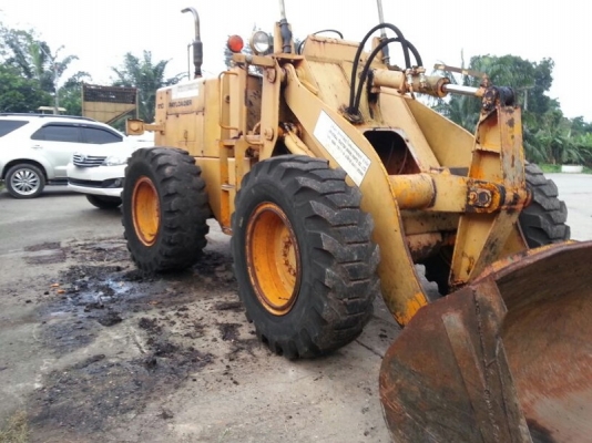 รถตัก KOMATSU  510.   สนใจติดต่อ 081 - 6079515
