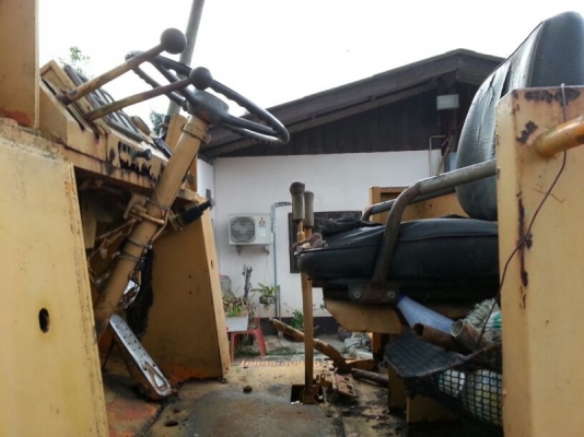 รถตัก KOMATSU  510.   สนใจติดต่อ 081 - 6079515