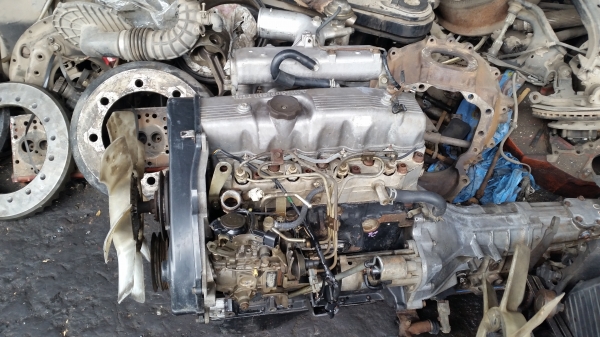 ขายเครื่องพร้อมเกียร์สตารด้า