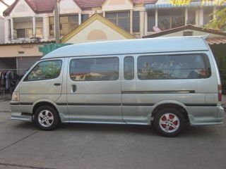 รถตู้หลังคาสูง พร้อมใช้